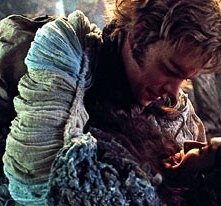 Matt Damon e Lena Headey in una scena de I fratelli Grimm