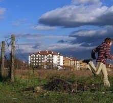 Una scena di All the invisible children