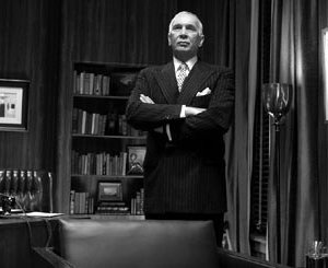 Frank Langella in una scena di Good Night, and Good Luck