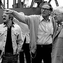 Robert Wise e il direttore della fotografia Carfagna sul set di Hindenburg