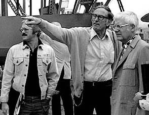 Robert Wise e il direttore della fotografia Carfagna sul set di Hindenburg