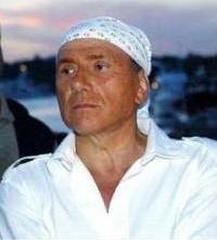 Silvio Berlusconi con la bandana