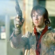 Chris Owen in una scena di Dear Wendy