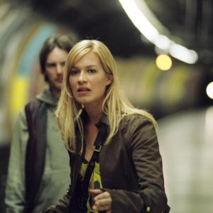 Franka Potente in una sequenza di Creep (2004)