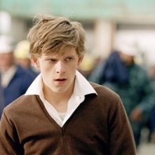 Jamie Bell in una scena di Dear Wendy