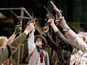 Jamie Bell in una scena di Dear Wendy