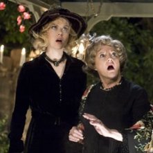 Nicole Kidman e Carole Shelley in Vita da Strega