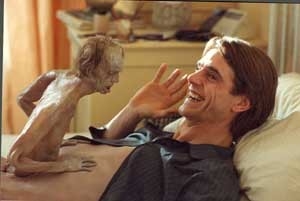 Jeremy Irons sul set di Inseparabili