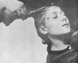 Renèe Falconetti in una scena de LA PASSIONE DI GIOVANNA D'ARCO