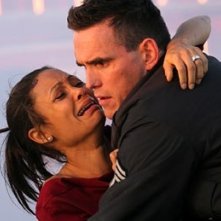 Thandie Newton e Matt Dillon in una scena di Crash
