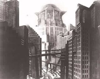 Una scena di METROPOLIS