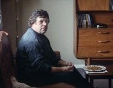 Una scena di Piovono pietre