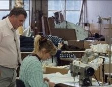 Una scena di Piovono pietre