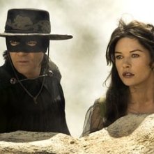 Antonio Banderas accanto a Catherine Zeta-Jones nel film The Legend of Zorro