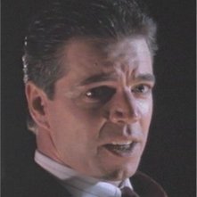 Colin Friels in una scena di DARKMAN