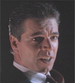 Colin Friels in una scena di DARKMAN