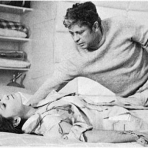 Donatas Banionis e Natalya Bondarchuk in una scena di SOLARIS