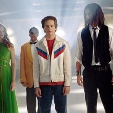 Danielle Panabaker, Dee Jay Daniels, Michael Angarano e Steven Strait in Sky High