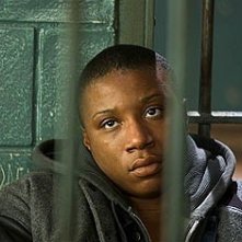 Aisha Hinds in una scena di Assault on Precint 13