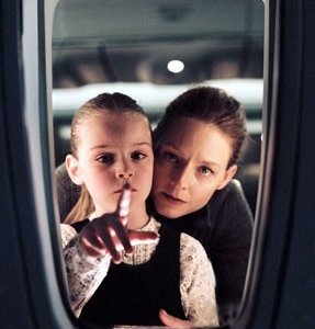 Jodie Foster e Marlene Lawston in Flightplan