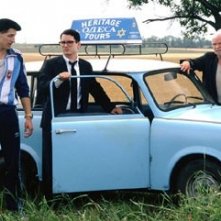 Boris Leskin, Eugene Hutz e Elijah Wood in Ogni cosa è illuminata