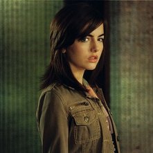 Camilla Belle in una scena di When a Stranger Calls