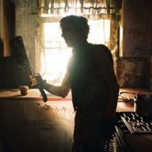 Una scena inquietante del film Le colline hanno gli occhi