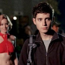 Lindy Booth e Julian Miller in una scena di Nickname: L'enigmista