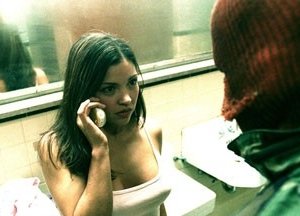 Sandra McCoy in una scena di Nickname: L'enigmista