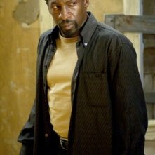 Glenn Plummer in una scena di Saw 2