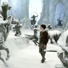 Skandar Keynes in una scena de Le cronache di Narnia