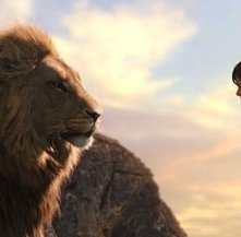 Skandar Keynes in una scena di Narnia