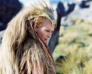 Tilda Swinton in una scena di Le cronache di Narnia: il Leone, la Strega e l'Armadio