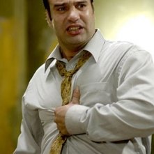 Tony Nappo in una scena di Saw 2