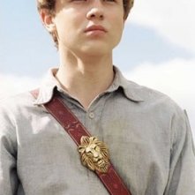 William Moseley in una scena di Le cronache di Narnia: il Leone, la Strega e l'Armadio