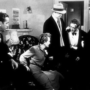 Mary Astor, Humphrey Bogart e Peter Lorre ne Il mistero del falco