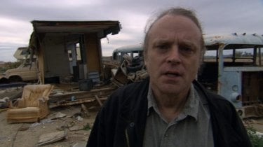 Brad Dourif in una scena di L'ignoto spazio profondo