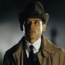 Enrico Lo Verso in una scena de film L'educazione fisica delle fanciulle