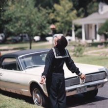 Gael Garcia Bernal in una scena di The King