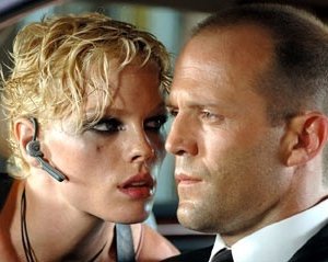 Kate Nauta e Jason Statham in una scena di Transporter: extreme