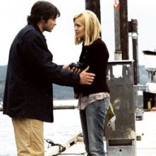 Tom Welling e Maggie Grace in una scena di The Fog
