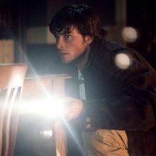 Tom Welling in una sequenza di The Fog