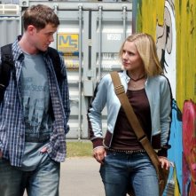 Kristen Bell e Aaron Ashmore nel terzo episodio di Veronica Mars