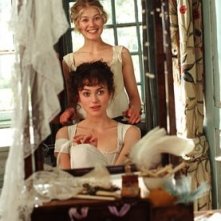 Keira Knightley e Rosamund Pike in  Orgoglio e Pregiudizio
