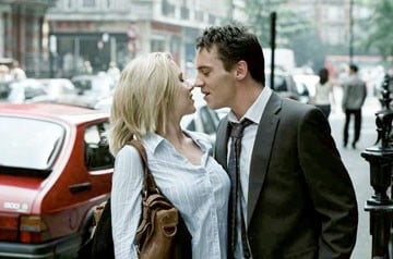 Scarlett Johansson e Jonathan Rhys-Meyers in Match Point