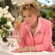 L'attrice Shirley MacLaine in Vizi di famiglia - Rumor Has It