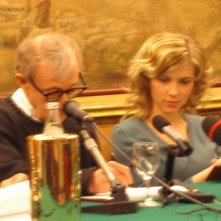 21.12.05 Woody Allen e Scarlett Johansson alla conferenza stampa per Match Point, a Roma