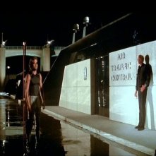 Kurt Russell e Lee Van Cleef in una scena di 1997: FUGA DA NEW YORK