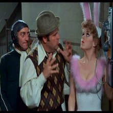 Marty Feldman, Dom DeLuise e Bernadette Peters in una scena de L'ULTIMA FOLLIA DI MEL BROOKS