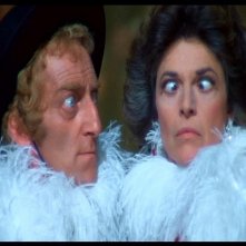 Marty Feldman e Anne Bancroft in una scena de L'ULTIMA FOLLIA DI MEL BROOKS